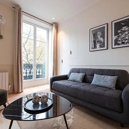 De Luxe Dans Le Centre De 2-4p *